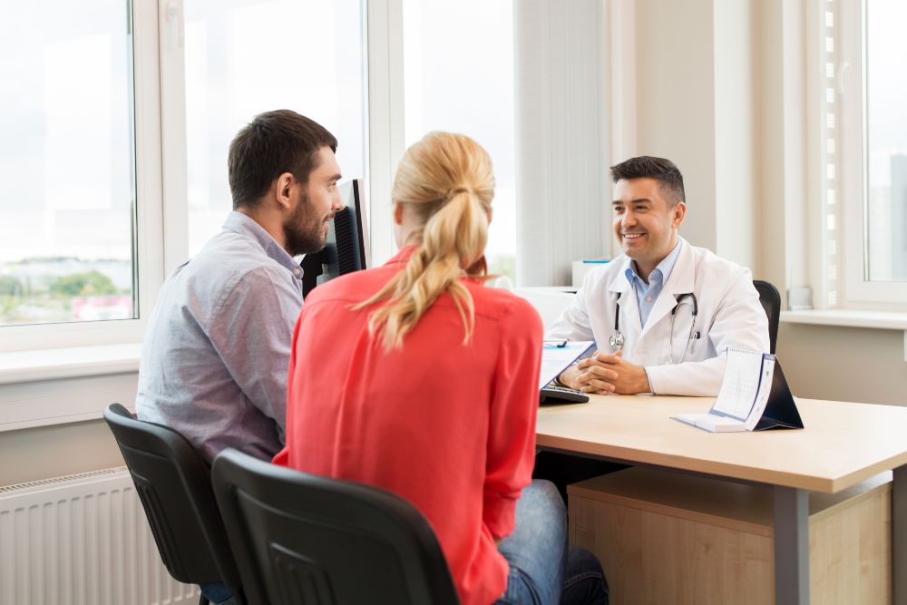 Couple meeting with a reproductive endocrinologist